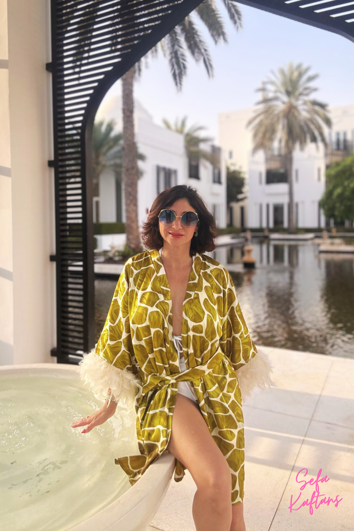 Kaftan AMORE aus Seide mit Federn