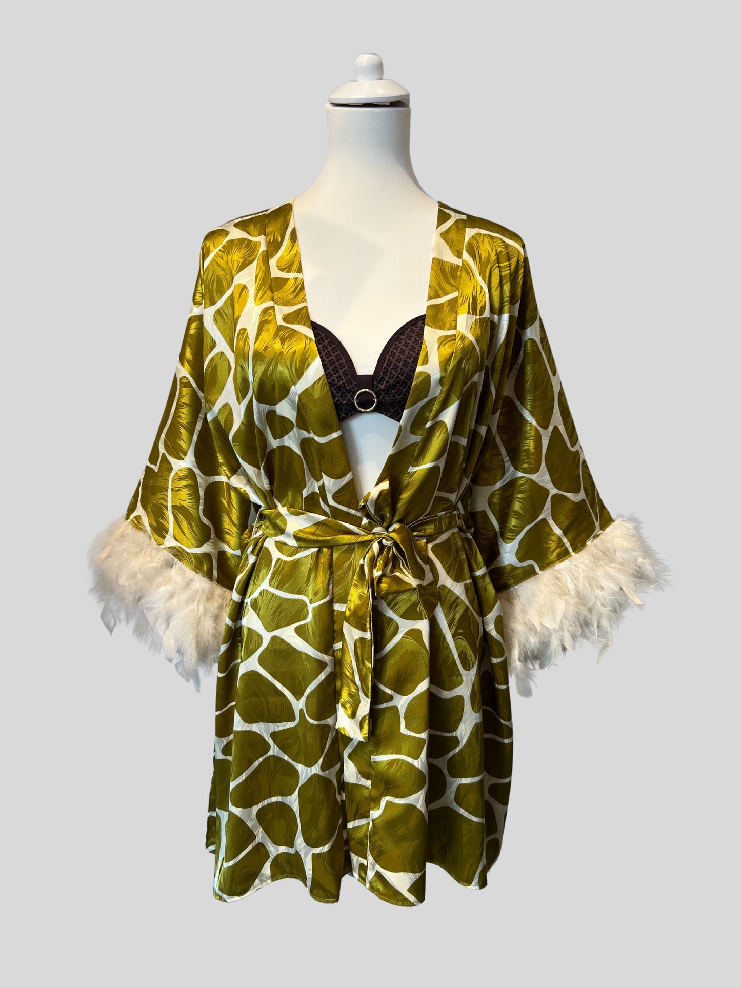 Kaftan AMORE aus Seide mit Federn