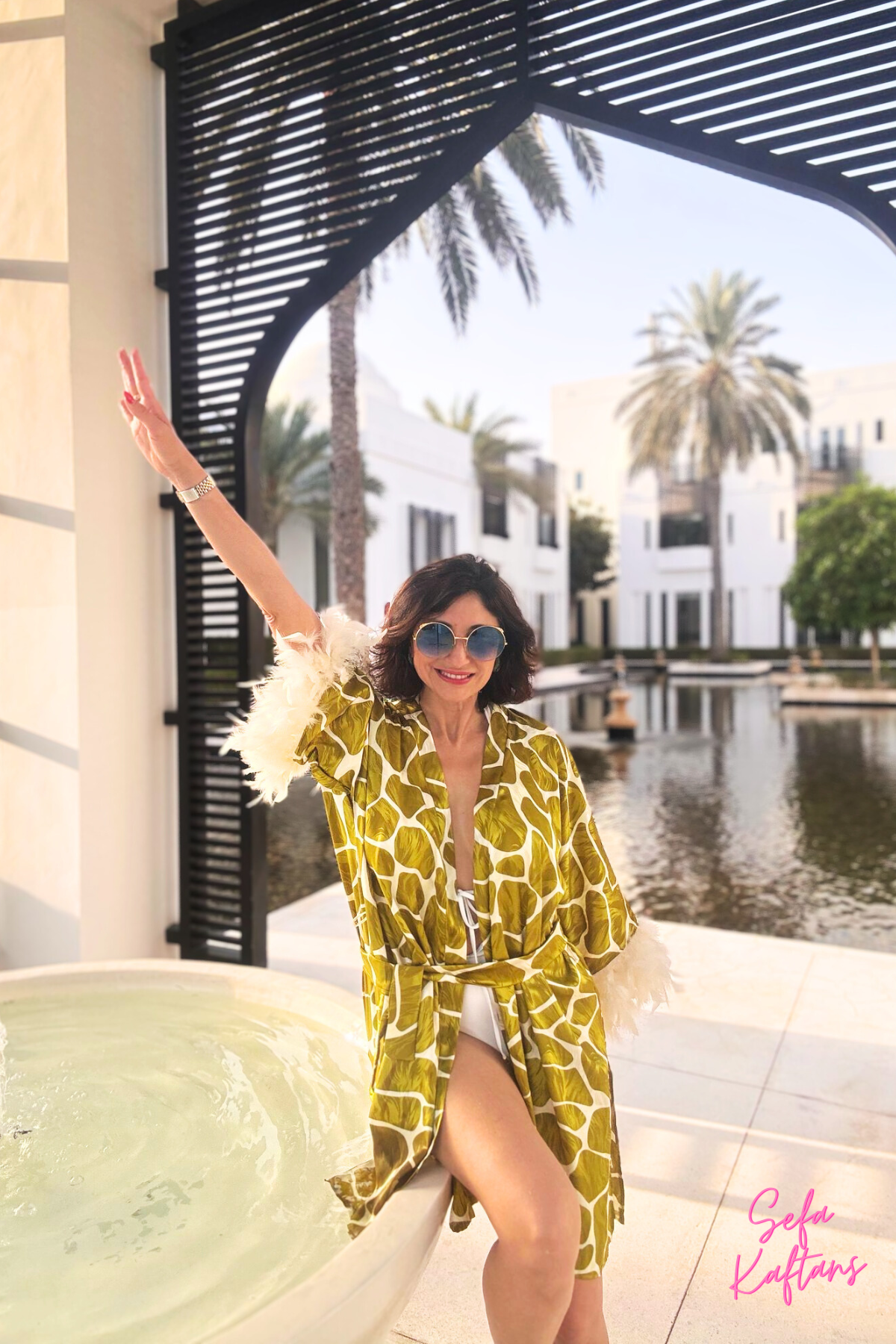 Kaftan AMORE aus Seide mit Federn